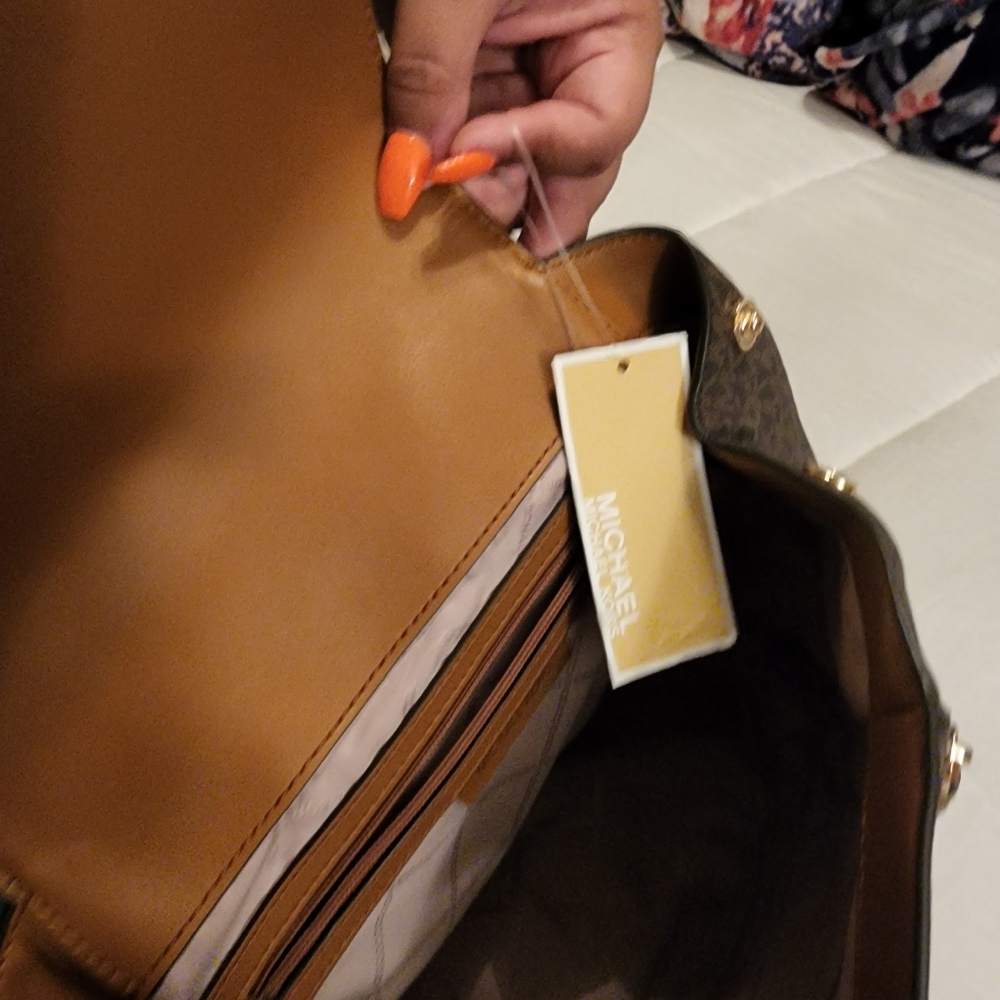 Michael Kors Back Pack/Satchell - image 4